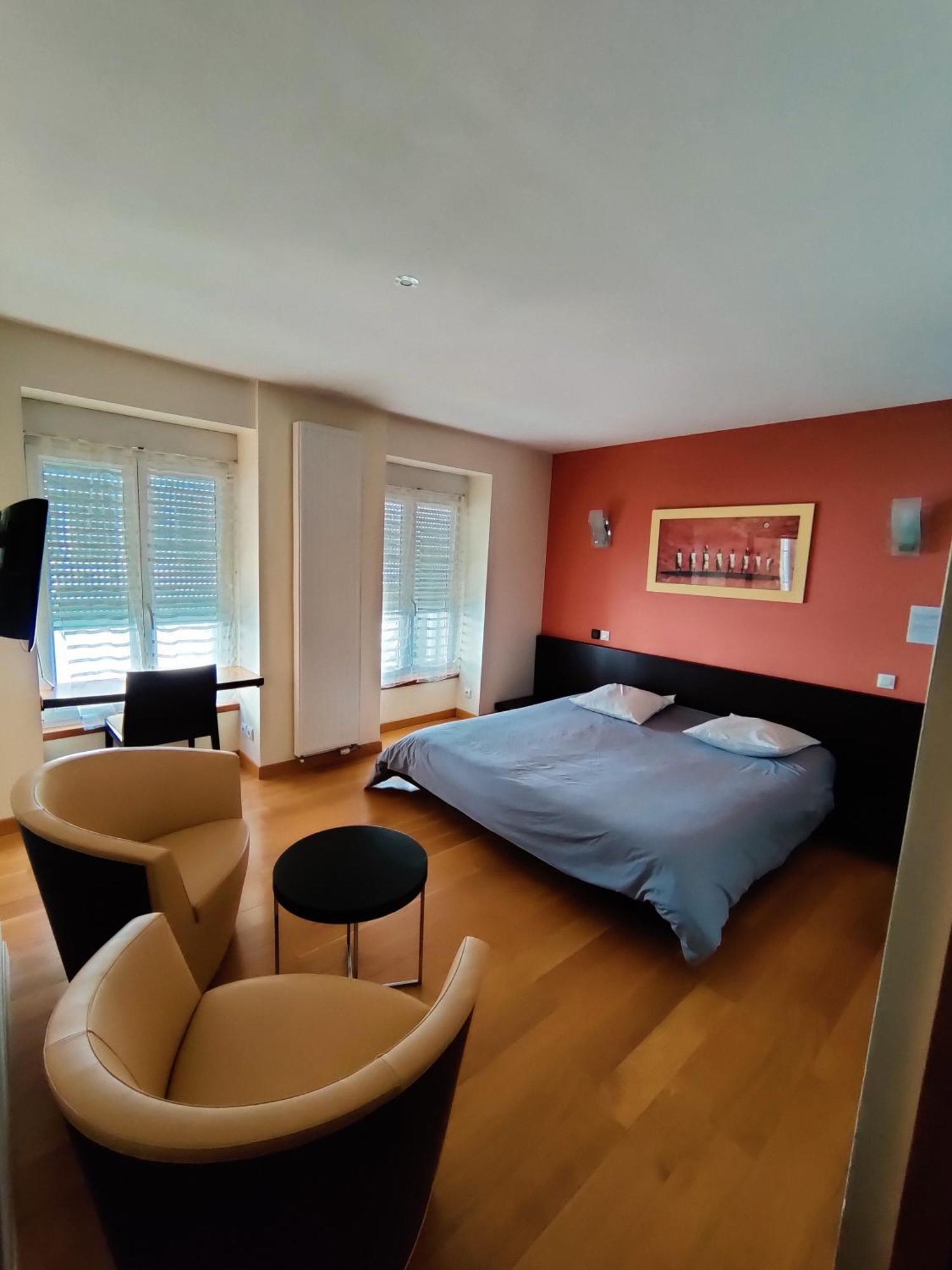 Hotel Saint - Pierre Villedieu-les-Poëles Zewnętrze zdjęcie