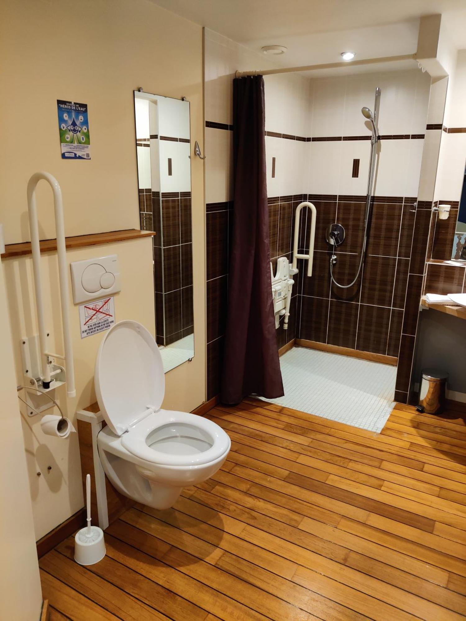 Hotel Saint - Pierre Villedieu-les-Poëles Zewnętrze zdjęcie