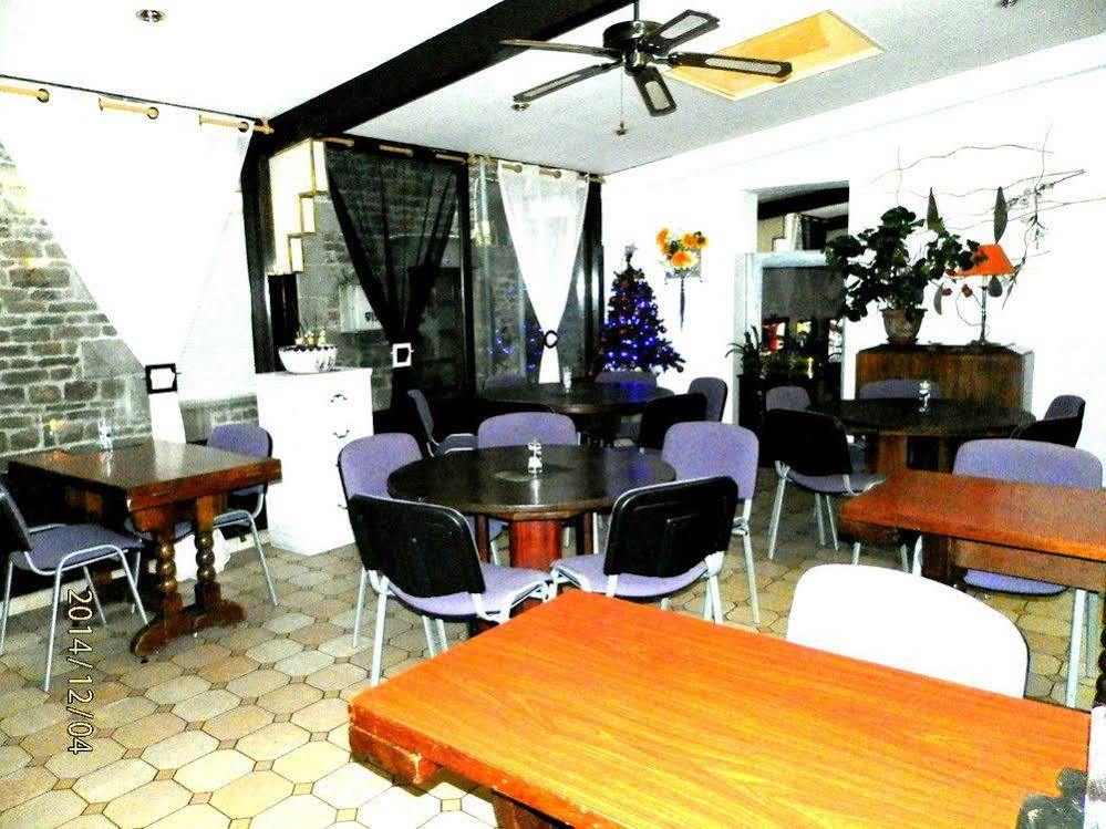Hotel Saint - Pierre Villedieu-les-Poëles Zewnętrze zdjęcie